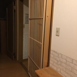 「玄関に脱走防止ゲート設置しました」サムネイル2