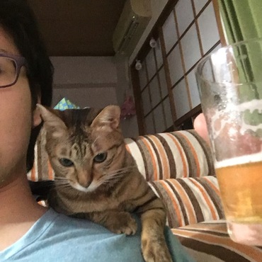 パパの肩の上落ち着く