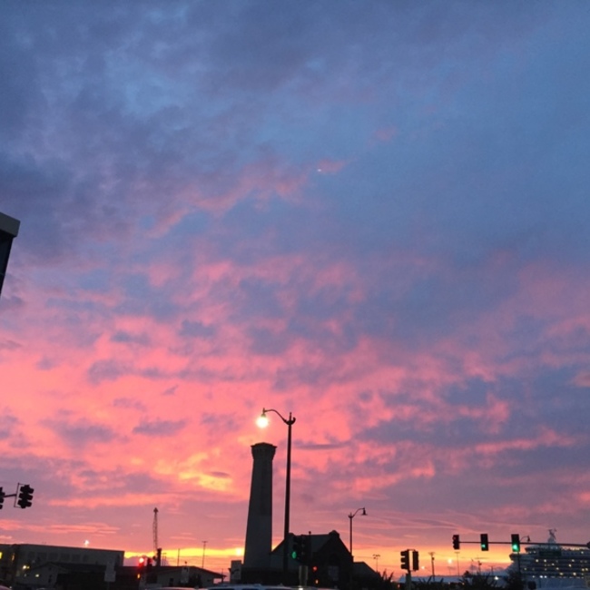 みぃーーーこのカバー写真