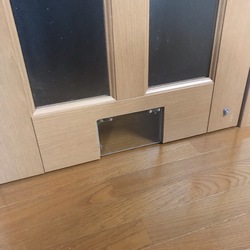 猫ドアつきました