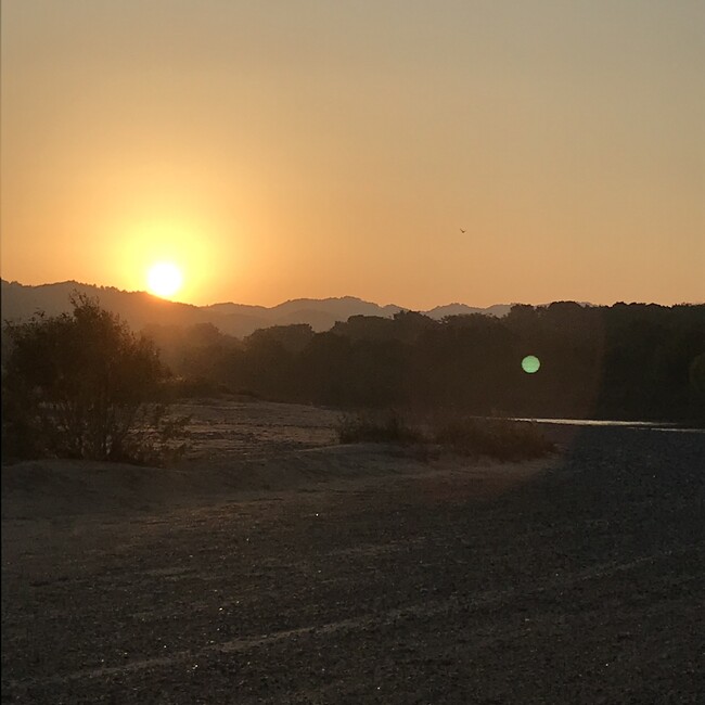 MKHKのカバー写真