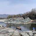 マ
