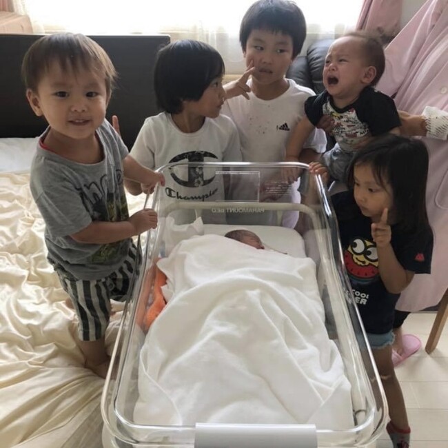 子供６人のカバー写真