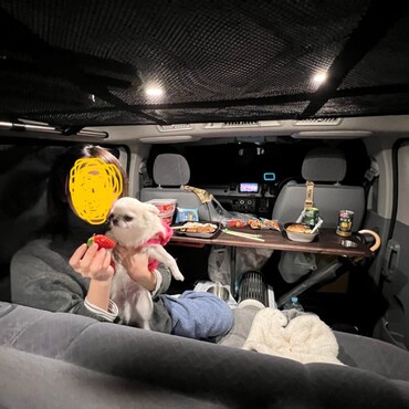 【車中泊】車中泊仕様にしたハイエースは広々快適♪