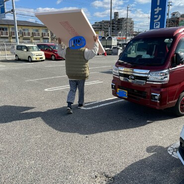 断熱材をえっほえっほ、猫さまのためならエンヤコラ〜♪