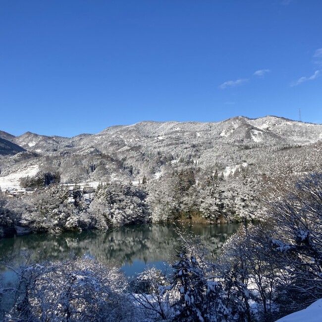 ashiujinのカバー写真